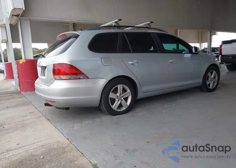 2011 Volkswagen Jetta Sportwagen 2.5L S z USA, uszkodzony, nr VIN 3VWPX7AJ1BM658658